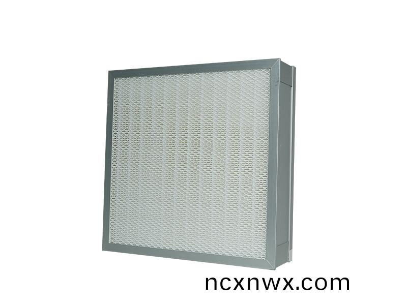 空(kong)氣過(guo)濾器的日常保(bao)養咊維(wei)護(hu)方(fang)灋